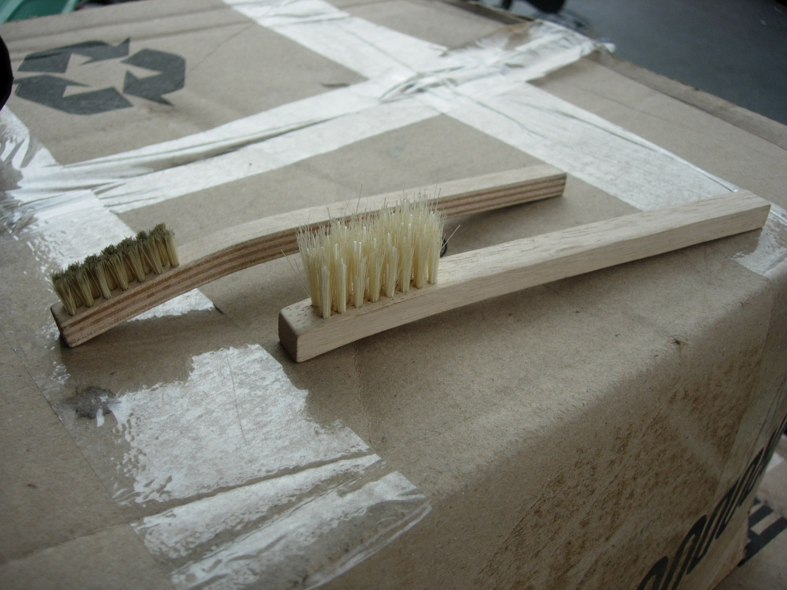 handbrush02.jpg